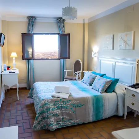 Zuhayra Hotel 2*